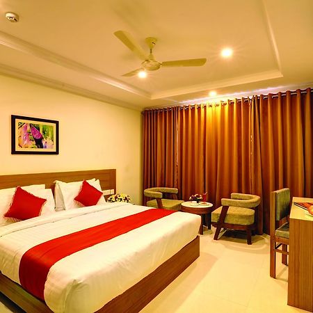 Hotel Floral Park Kottayam Ngoại thất bức ảnh
