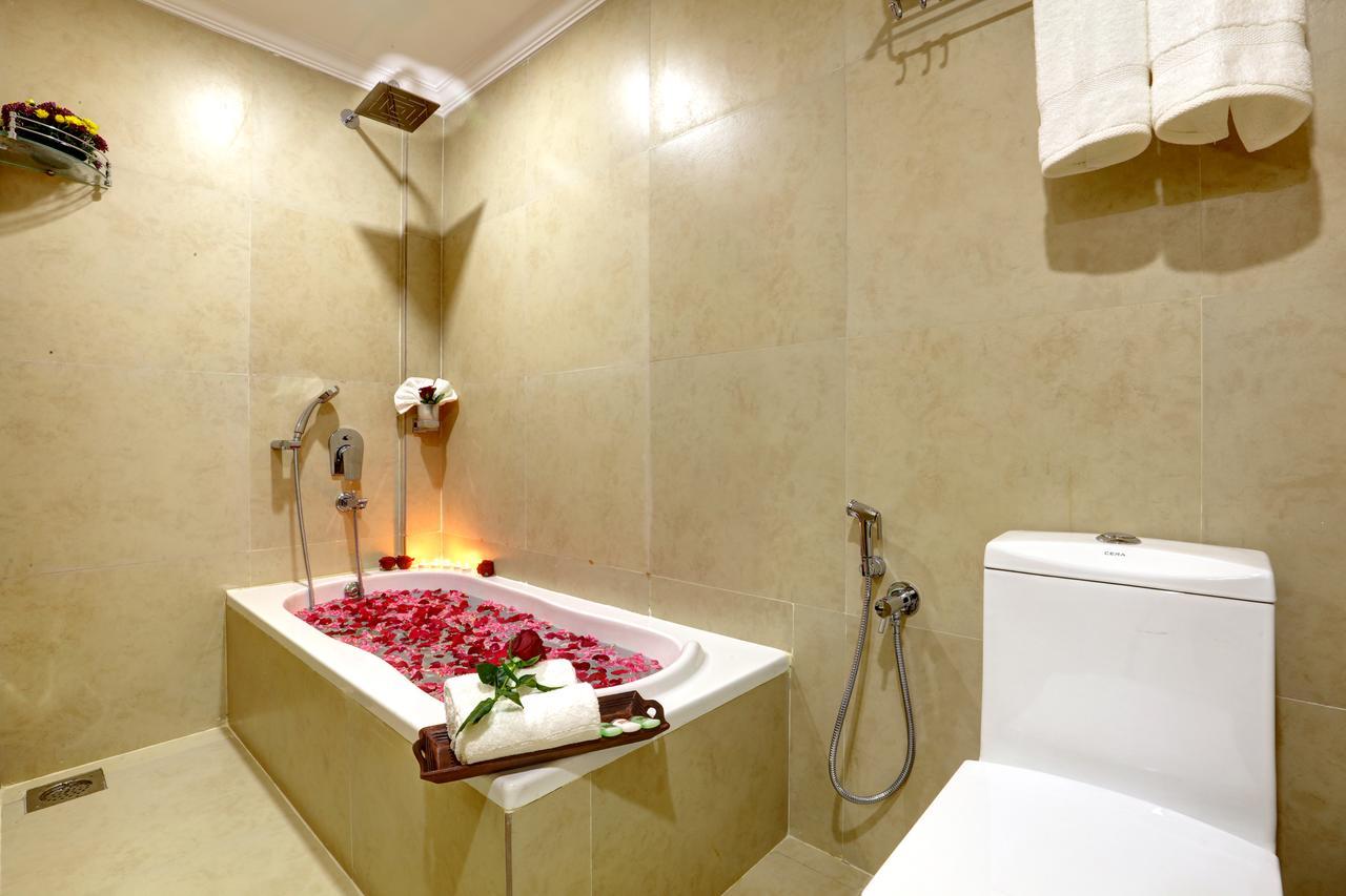 Hotel Floral Park Kottayam Ngoại thất bức ảnh