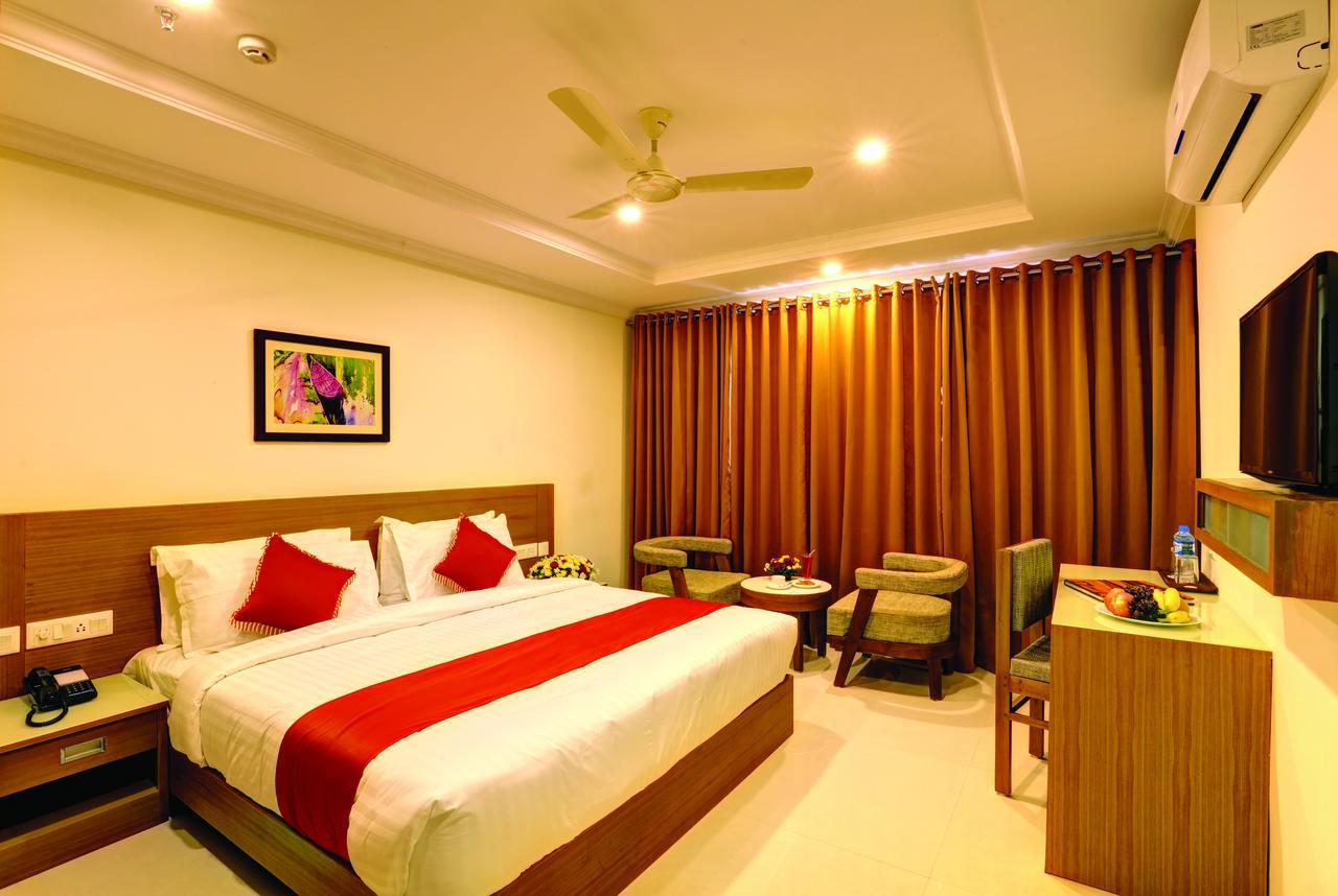 Hotel Floral Park Kottayam Ngoại thất bức ảnh
