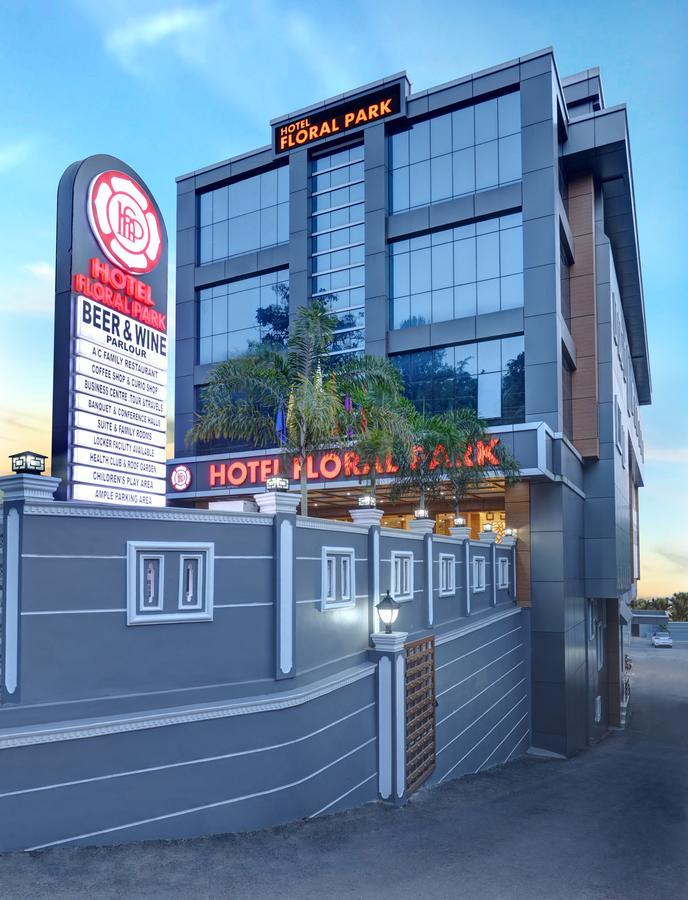 Hotel Floral Park Kottayam Ngoại thất bức ảnh