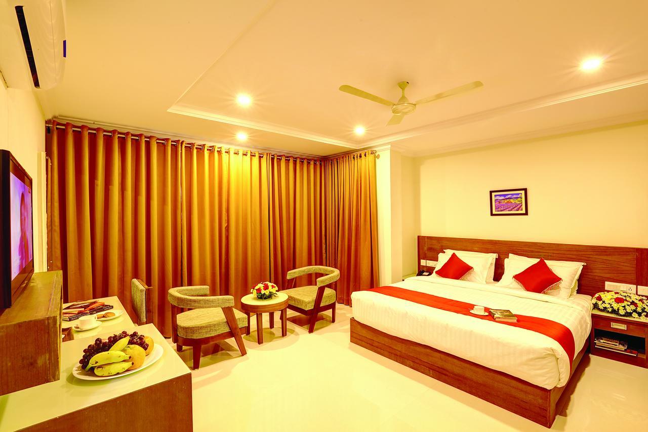 Hotel Floral Park Kottayam Ngoại thất bức ảnh